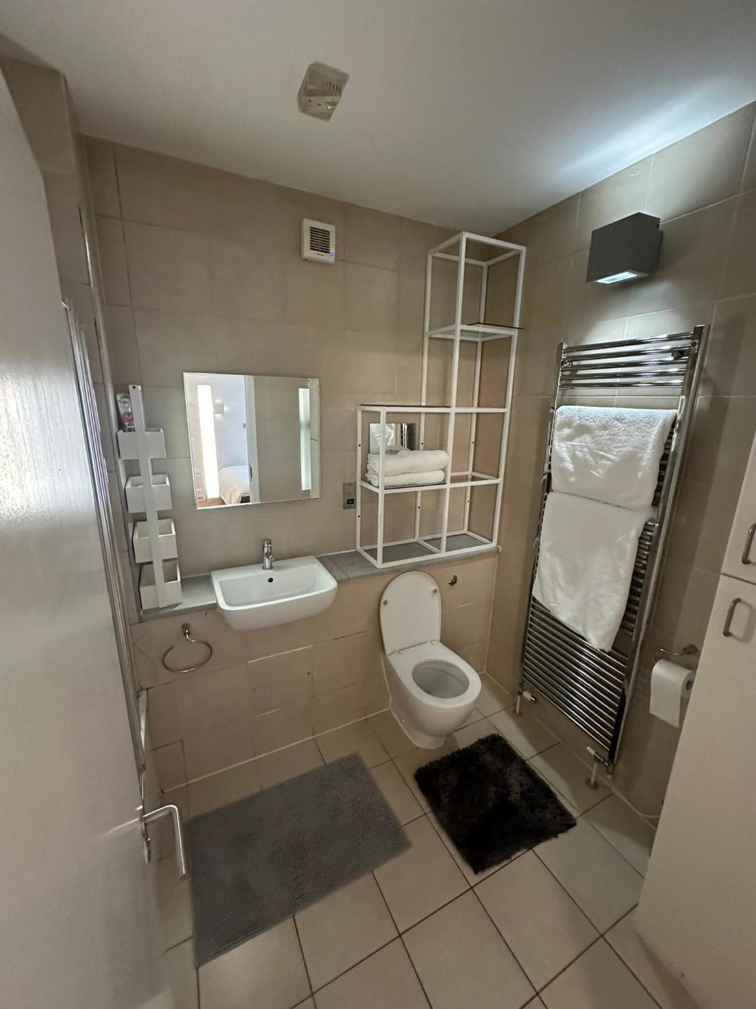 Double Bedroom With Private En-Suite Londyn Zewnętrze zdjęcie